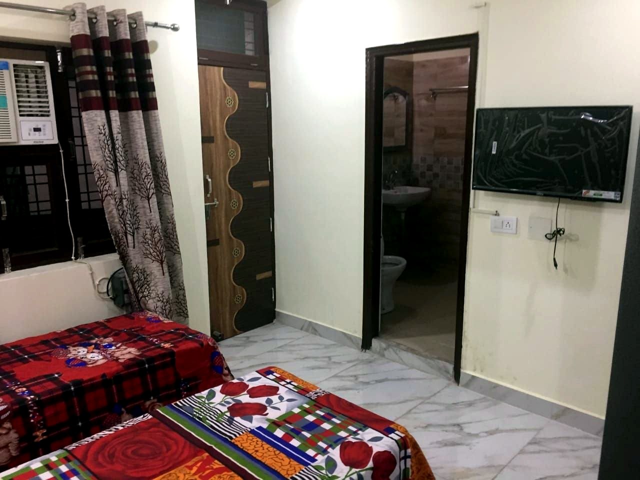 Star Stayz Sector 15 — Room
