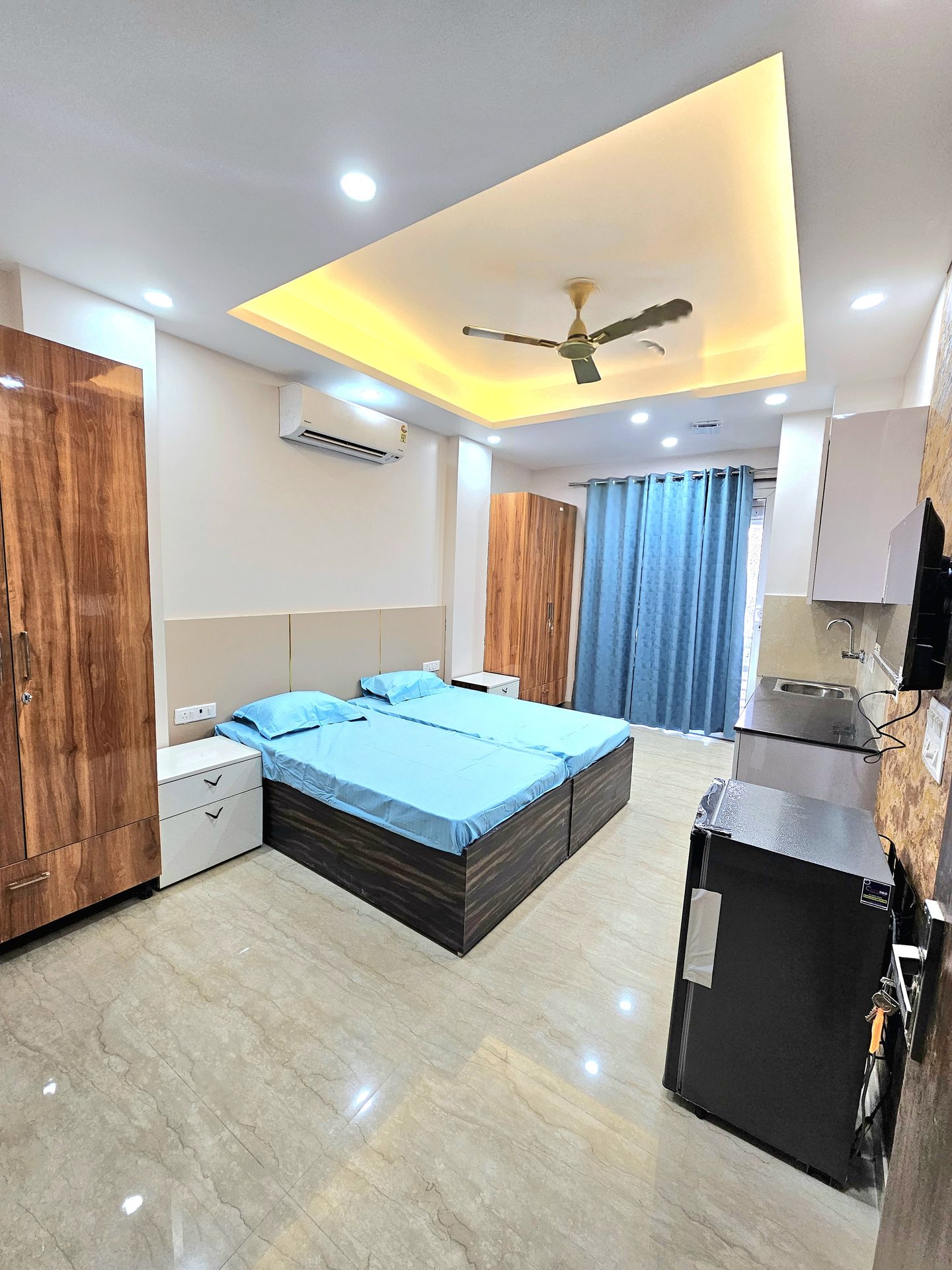 Star Stayz Sector 52 — Room