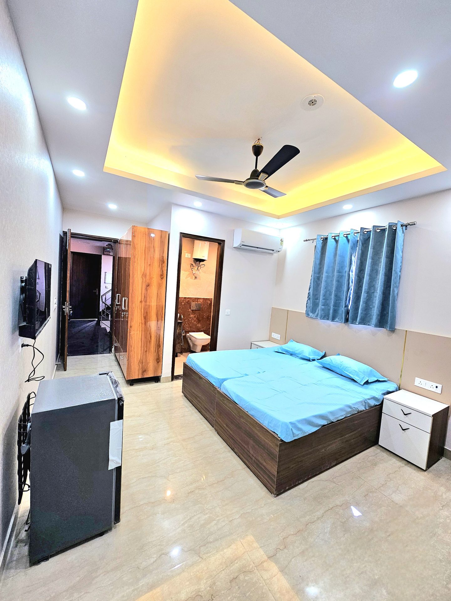Star Stayz Sector 52 — Room