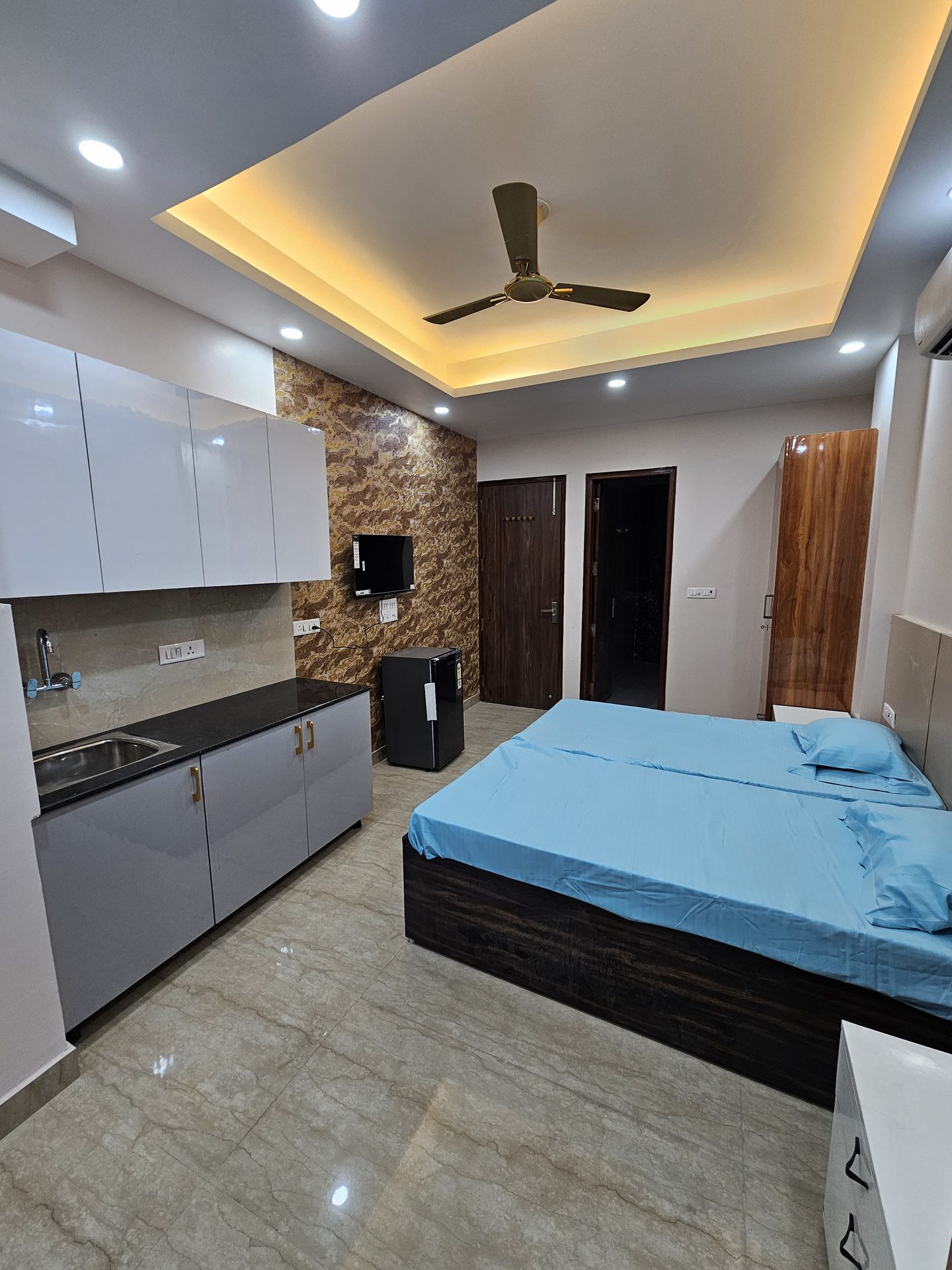 Star Stayz Sector 52 — Room